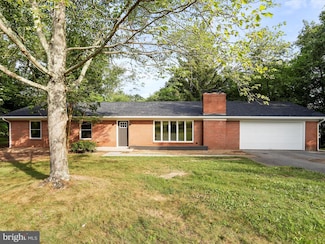64 Sarah Ann Ln, Berkeley Springs, WV 25411