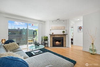 7323 Sand Point Way NE Unit 311, Seattle, WA 98115