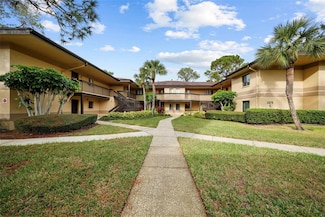2679 Sabal Springs Cir Unit 203, Clearwater, FL 33761