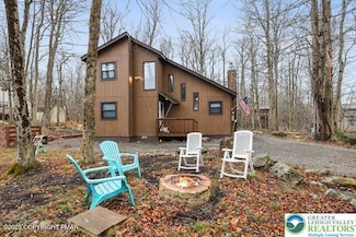 9390 Birch Ln, Tobyhanna, PA 18466