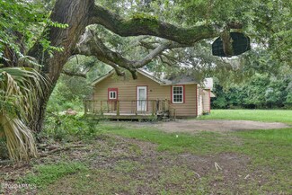 28 Mattis Dr, Saint Helena Island, SC 29920