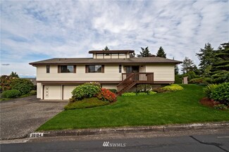 20104 51st Ave NE, Lake Forest Park, WA 98155