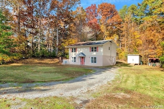 31 Holly Ct, Bracey, VA 23919