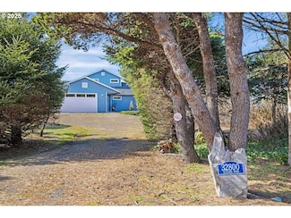 32800 Kilgore Rd, Gold Beach, OR 97444