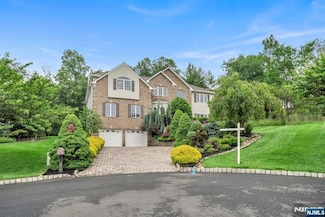 12 Jenny Ln, Wayne, NJ 07470