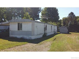 47 Meadow Ln, Delevan, NY 14042