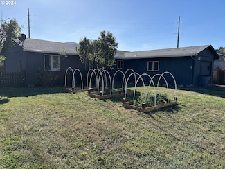 47692 W 1st St, Oakridge, OR 97463