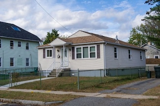 66 Merida St, Springfield, MA 01104