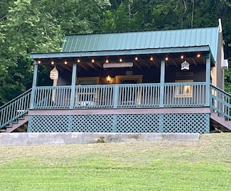 1930 Preacher Holt Rd, Mount Pleasant, TN 38474