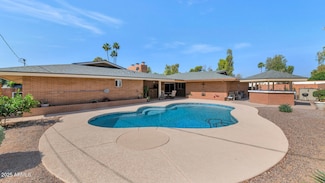 524 W Sunset Cir, Mesa, AZ 85201