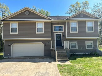 3310 Rhett Dr, Poplar Bluff, MO 63901
