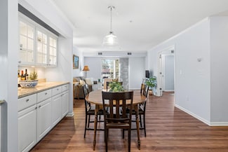 1350 Douglas Dr N Unit 105, Golden Valley, MN 55422