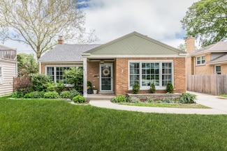 825 Goodwin Dr, Park Ridge, IL 60068