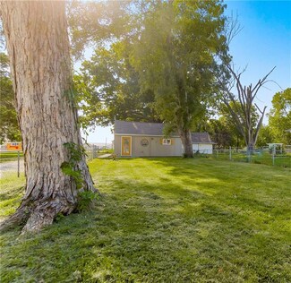 1404 S Butler Dr, Harrisonville, MO 64701