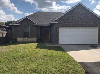 627 Elm St, Fresno, TX 77545