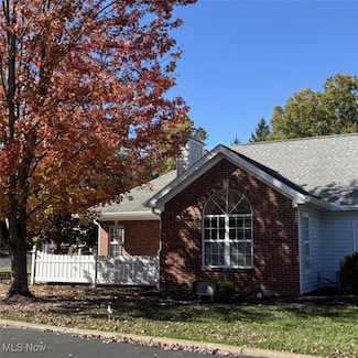 30 Newton Square Dr Unit 1, Canfield, OH 44406