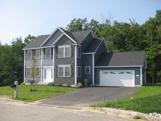 5 Alumni Dr, Hooksett, NH 03106