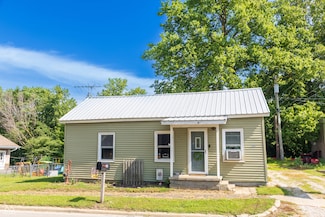 206 W Washington St, Waynetown, IN 47990