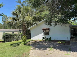 1434 Ridgewood Dr, Lillian, AL 36549