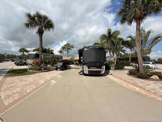 451 NW Sandtrap Ln, Port Saint Lucie, FL 34986