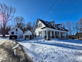 5 Prospect St, Wilton, ME 04294