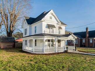 243 Catawba Ave, Old Fort, NC 28762