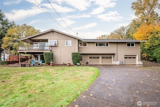 8 Tree Top Rd, Longview, WA 98632