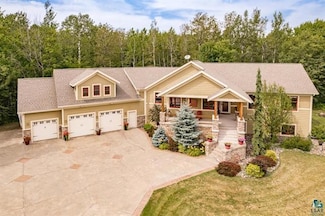 5325 Roosevelt Dr, Hermantown, MN 55811