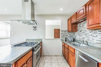 7456 Hill Rd, Philadelphia, PA 19128