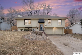 14233 Woolworth Cir, Omaha, NE 68144