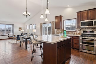 12727 Glenhurst Ave, Savage, MN 55378