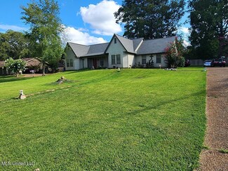 5221 Forest Hill Rd, Byram, MS 39272