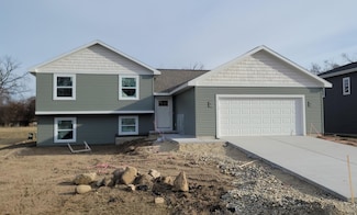 11526 N Indian Summer Dr, Edgerton, WI 53534
