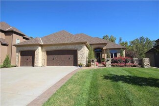 4530 Verona Dr, Riverside, MO 64150