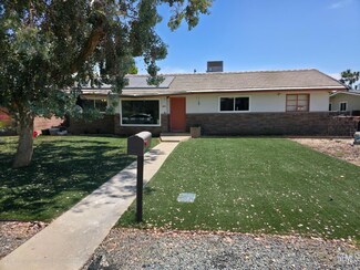 1005 Radcliffe Ave, Bakersfield, CA 93305