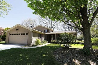 419 Thornapple Ln, Libertyville, IL 60048