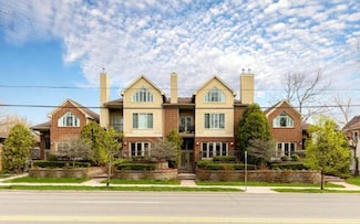 930 W Huron St, Ann Arbor, MI 48103