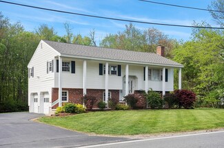 87 Pond St, Salem, NH 03079