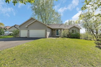 7320 Deer Pass Dr, Hugo, MN 55038