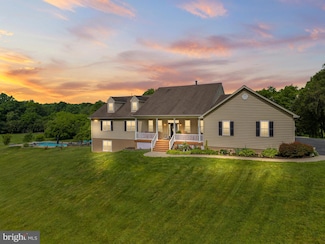 7312 Oak Ln, Marshall, VA 20115