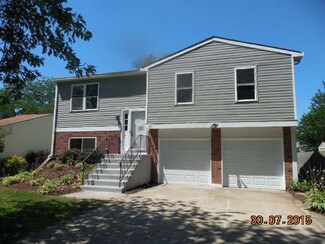 137 Glen Lake Dr, Bolingbrook, IL 60440