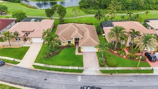 720 Cypress Pointe Dr W, Pembroke Pines, FL 33027