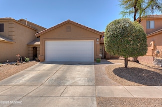 671 W Amber Sun Dr, Green Valley, AZ 85614