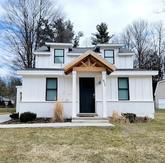 832 Newman St, East Tawas, MI 48730