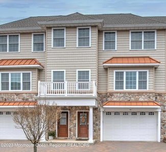 46 White Oak Ln, Aberdeen, NJ 07747