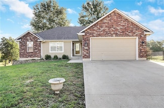 701 Homeland St, Buckner, MO 64016