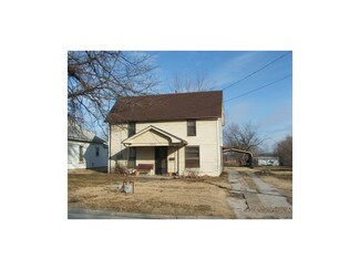 1113 S 9th St, Humboldt, KS 66748