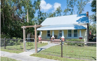 541 SE Seaboard St, Lee, FL 32059