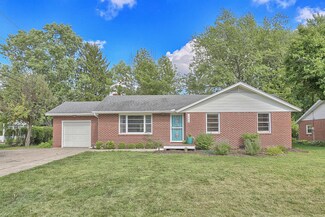 1906 Lynwood Dr, Champaign, IL 61821