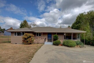 3742 S 152nd St, Tukwila, WA 98188